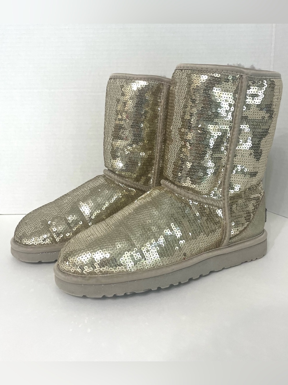 UGG Classic Short Boots US Women's Size 7 Gold Sequin Sparkle